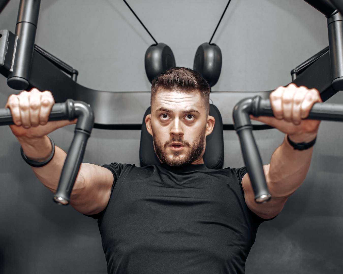 best gym machines for shoulders and arms